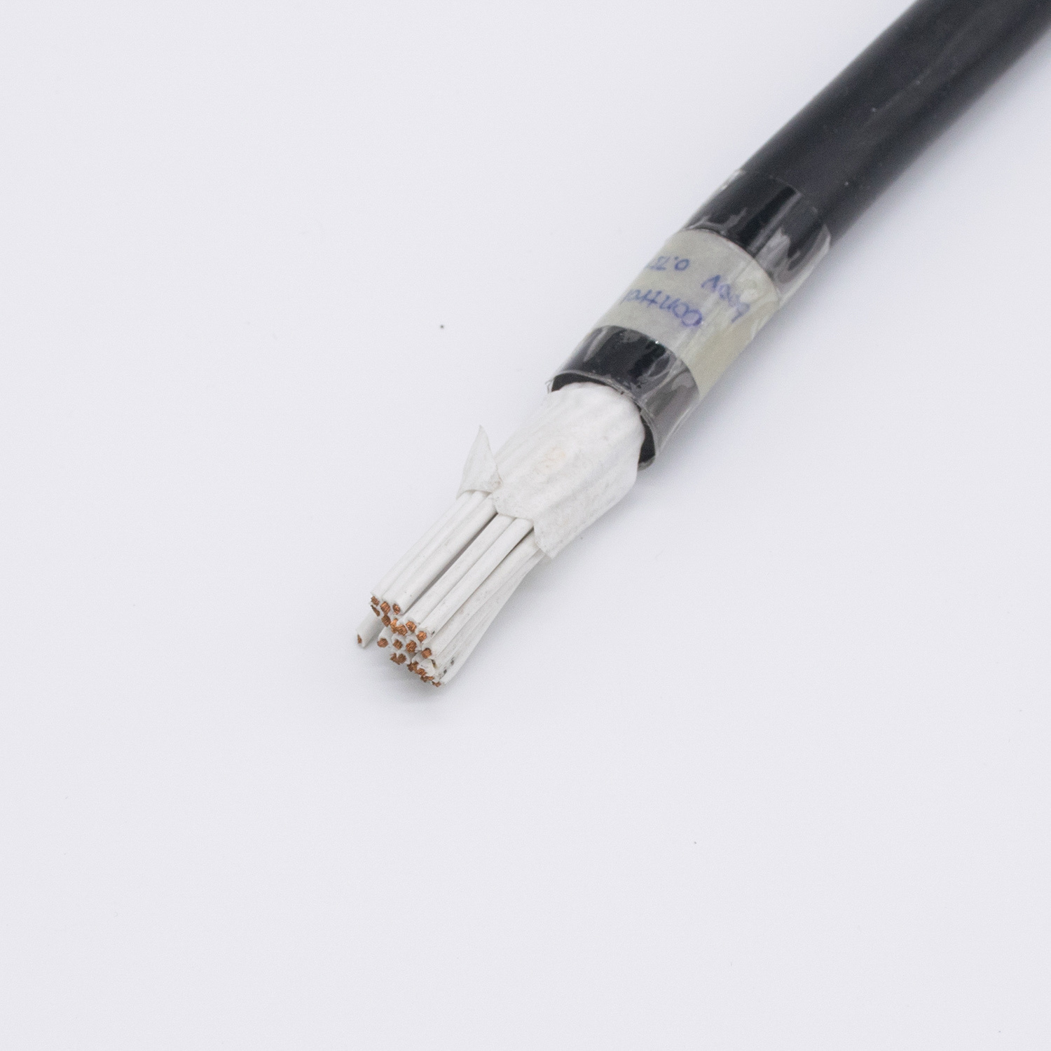 
                Faible émission de fumée sans halogène isolation XLPE Câble de commande de base de cuivre du fil électrique réfractaires
            