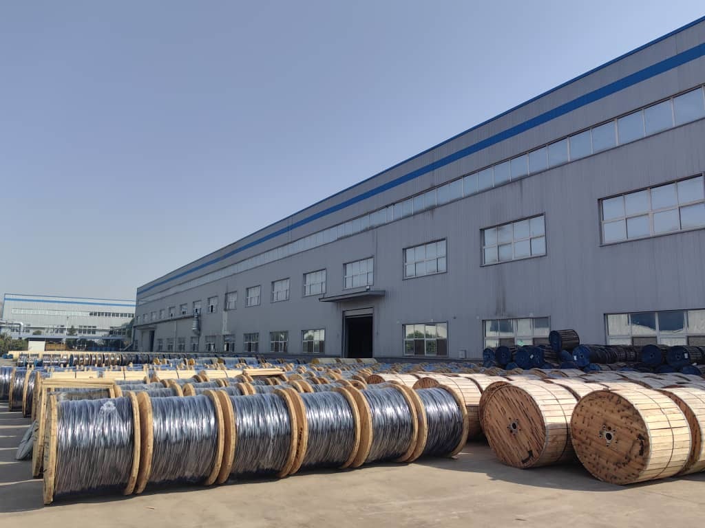 China 
                Lista de precios de los cables de aluminio con aislamiento XLPE
              fabricante y proveedor