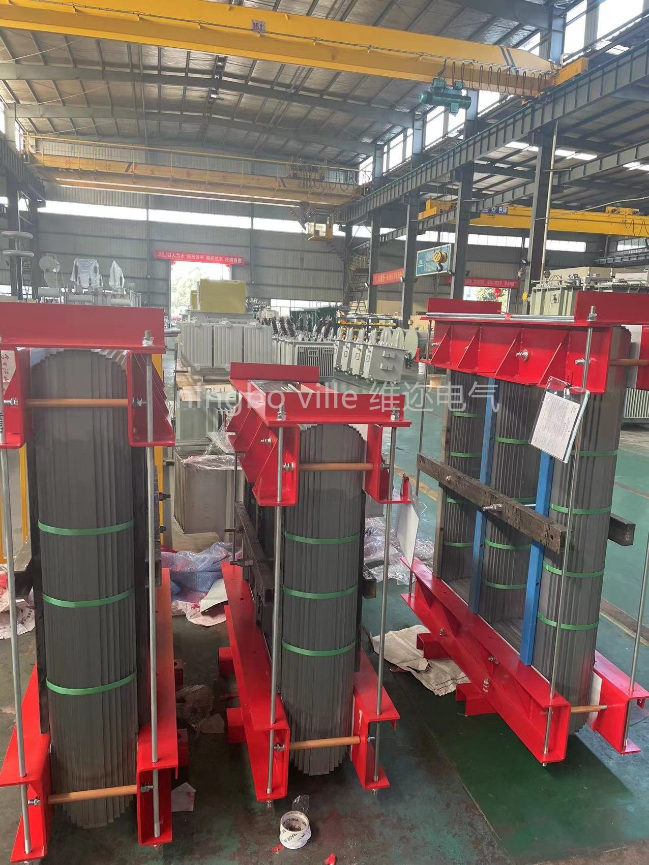 China 
                Transformador de 2500 kVA - folhas de núcleo laminado com corte de 2000 kVA 1600 kVA
              fabricação e fornecedor