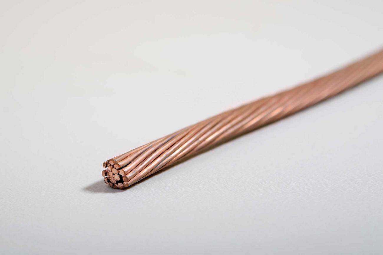 
                25mm2 IEC Conductor trenzado de cobre desnudo
            