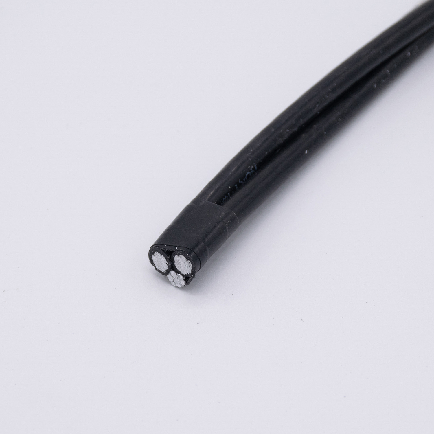 
                37/2,95 IEC Standard Hochwertiges Luftgebundenes Kabel ABC-Kabel Neues Produkt
            