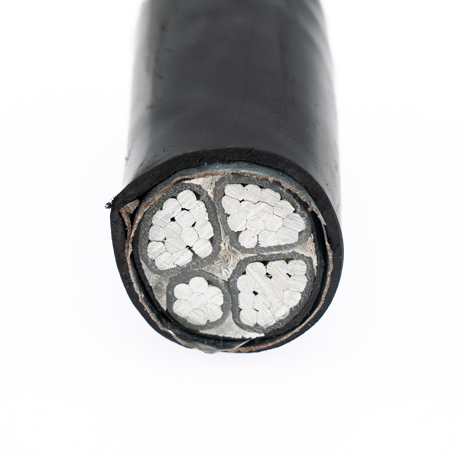 
                Aluminium/câble d′alimentation de base de cuivre avec isolation XLPE Gaine en PVC
            