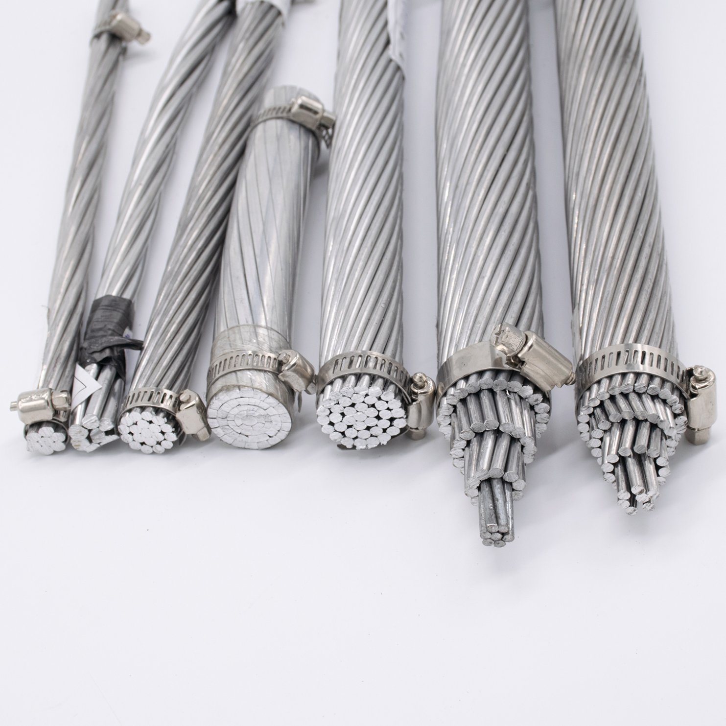 
                Британского стандарта 10мм2-100мм2 AAC оголенные провода из алюминия верхней линии трансмиссии
            