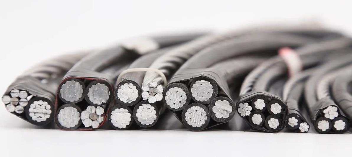 China 
                Personalizar el cable de baja Volatage ABC IEC estándar ASTM antena cable aislado XLPE Paquete
              fabricante y proveedor