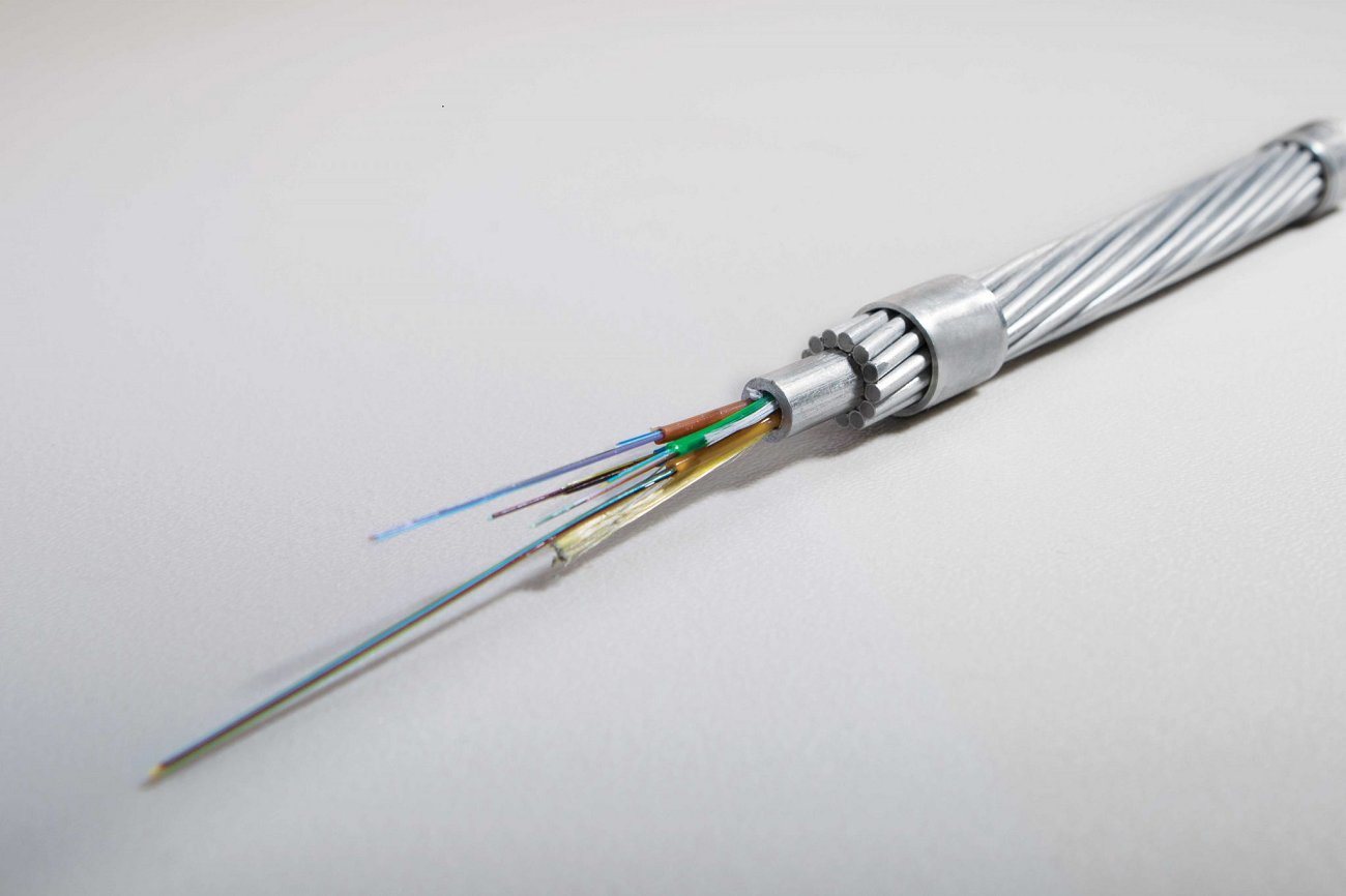 
                Cable de masa compuesto de fibra óptica OPGW-48b1-90
            