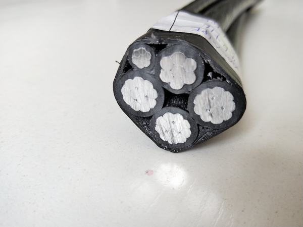 China 
                                 PET Insualtion Luftbündel viele entkernen ABC-Kabel                              Herstellung und Lieferant