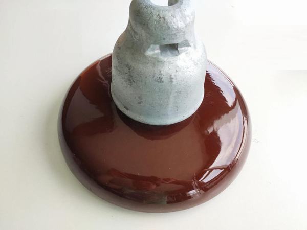 China 
                                 ANSI Beschlag Scheibe Keramikisolator mit Guter Qualität                              Herstellung und Lieferant