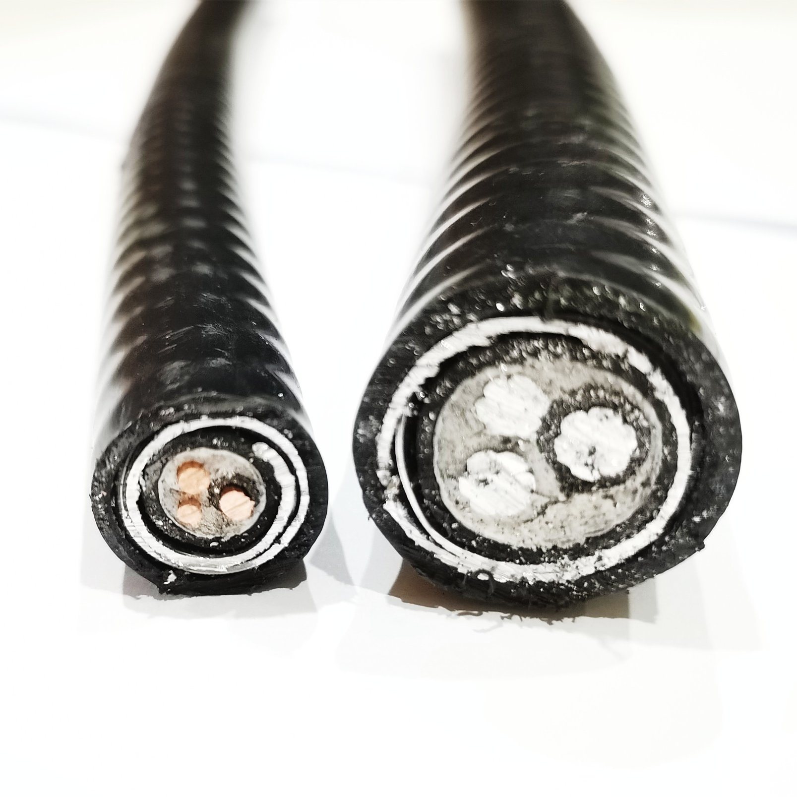 
                  Factory Price CSA List Electric Building Used Aluminum Armoured Power Cable PVC Jacket Acwu90 AC90 Teck90
            