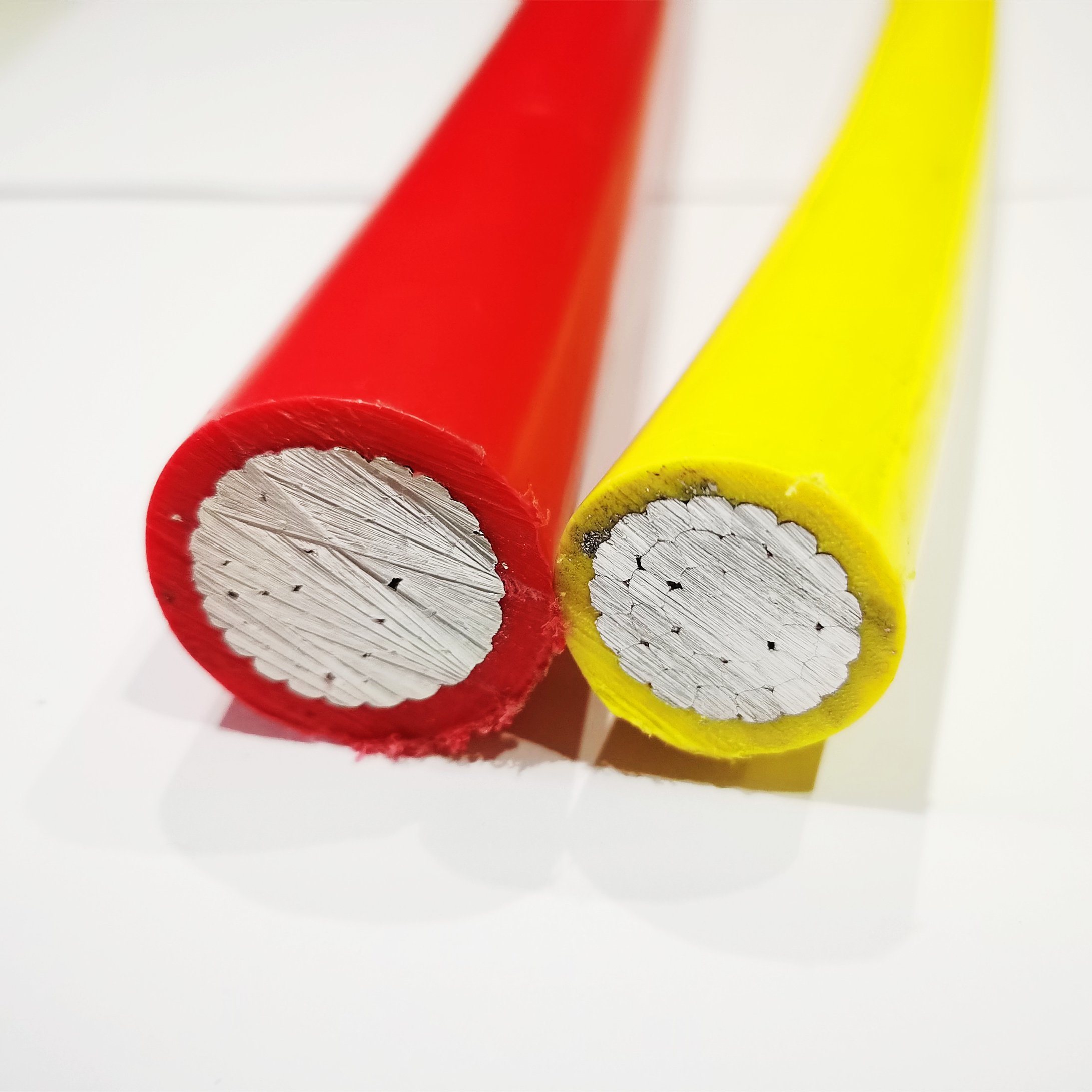 
                RW90 Rwu90 Rpvu90 проводной кабель 2 кв 750 mcm алюминиевых проводников Xlpo короткого замыкания белого цвета красный провод с одним ядром
            