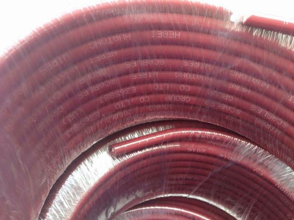 China 
                        Red Black 0.6/1kv 4mm2 Tinned Copper/Xlpo/Xlpo PV Wire
                      manufacture and supplier