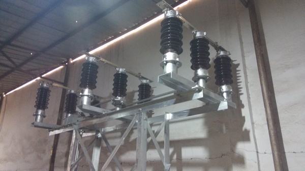 China 
                        33kv Isolator Current 2000A Without Earth Switch
                      manufacture and supplier