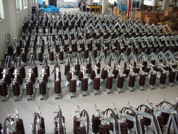 Chine 
                                 Gw4 75kv Sectionneur de masse du commutateur de déconnexion de plein air fabricant                              fabrication et fournisseur