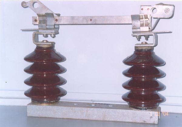 
                                 Interruptor de ruptura de carga de 15kv Rh-B                            