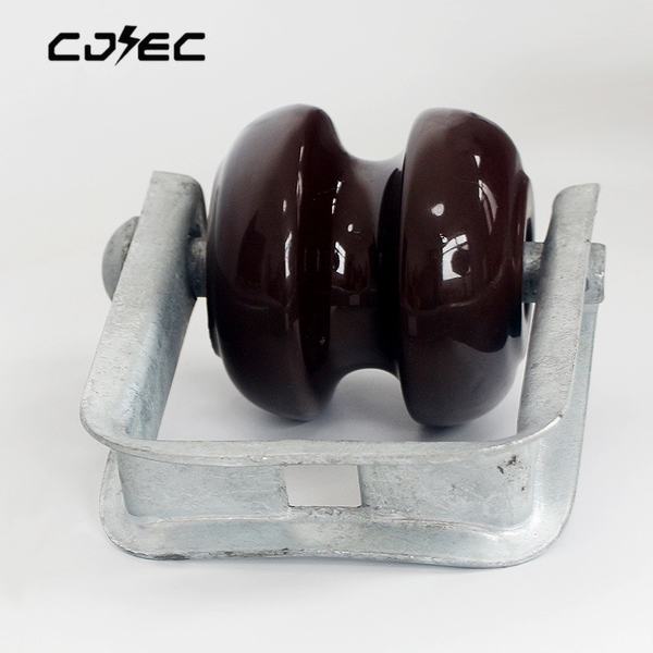 China 
                                 20kv 1617 Isolador de porcelana do carretel com ferro D                              fabricação e fornecedor