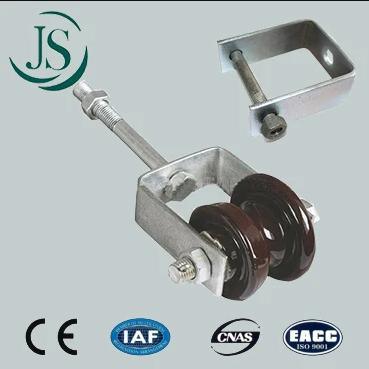 
                D-Halterung, D-Eisen, D-Rack für Shackle Isolator oder Spool Isolatoren
            