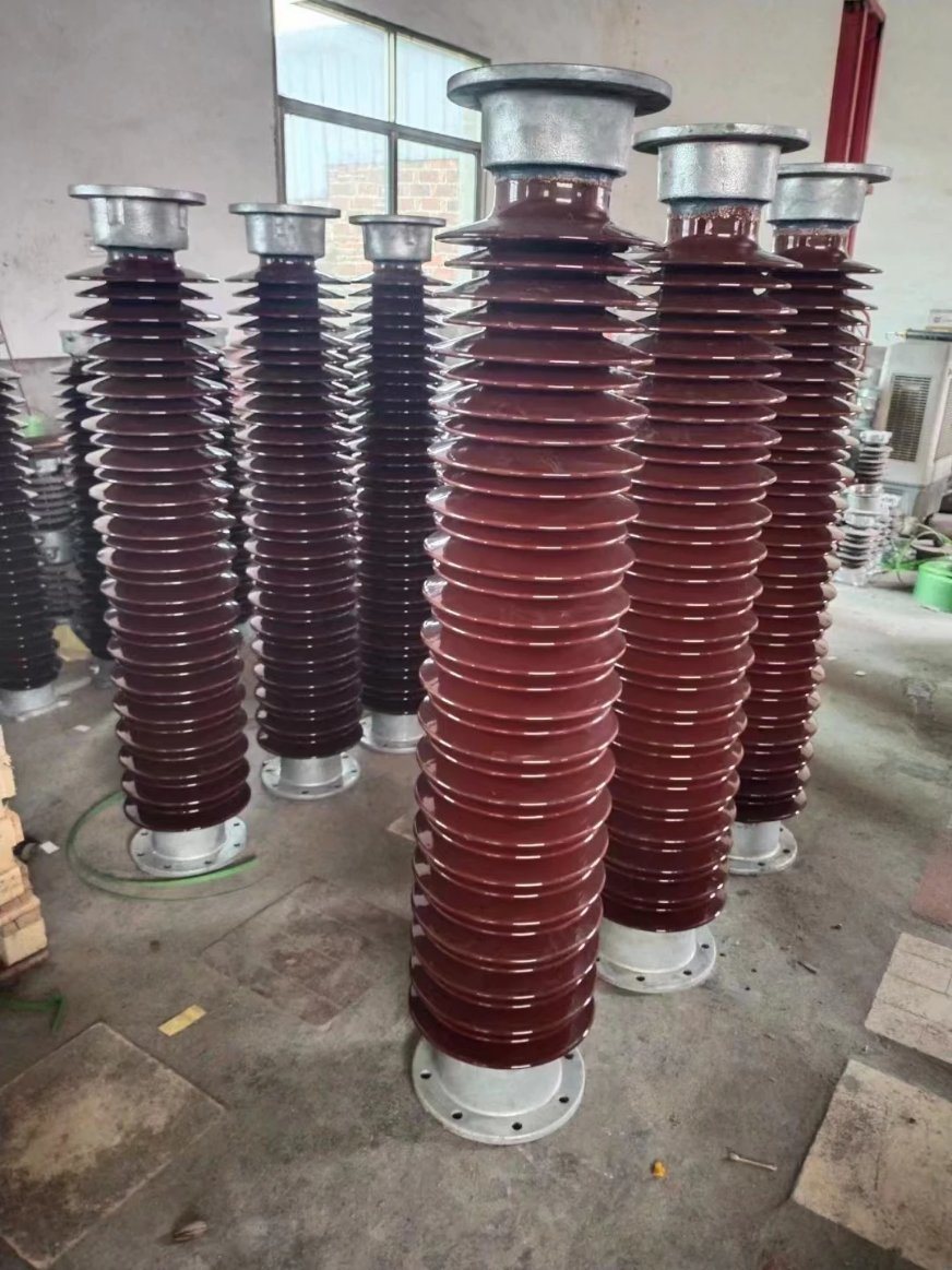 Cina 
                Isolante elettrico a bassa tensione con montante in ceramica porcellana tipo 220kv
              produzione e fornitore