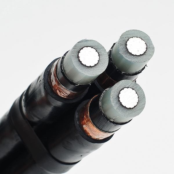 China 
                        33kv XLPE Insulated Aluminum Flexible Electric Power Cable
                      manufacture and supplier