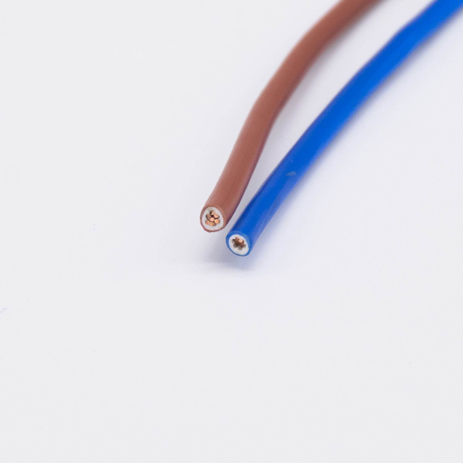 
                Venta en caliente 450/750V 1,5mm 2,5mm PVC aislamiento Construcción cable eléctrico
            
