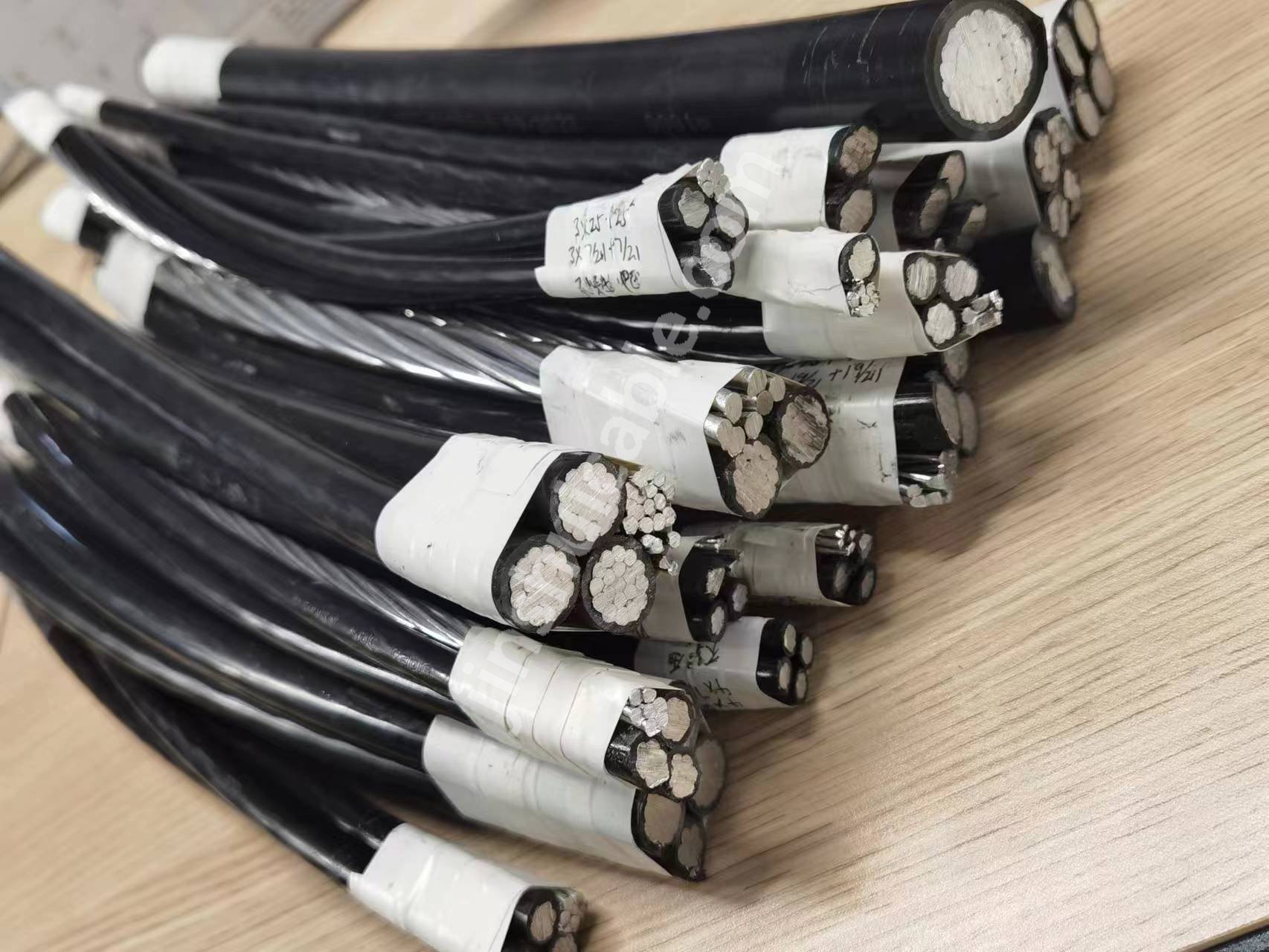 China 
                Overhead Cable AAAC AAC ACSR 2X16mm XLPE Insulated Aluminum ABC Power Cable
              manufacture and supplier