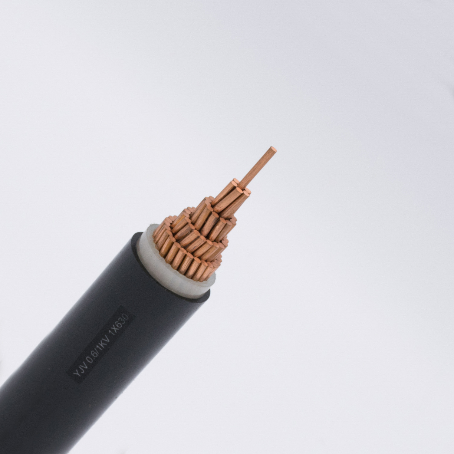
                Одножильный многожильный кабель XLPE с низким напряжением
            