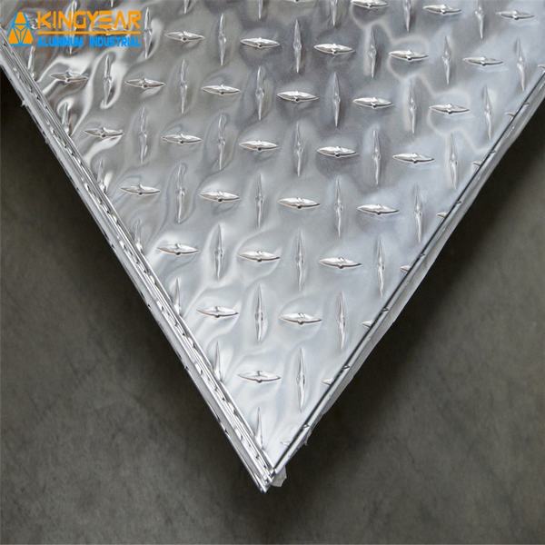 China 
                                 Una superficie brillante3003 Placa antideslizante Placa de la banda de rodadura de aluminio                              fabricante y proveedor