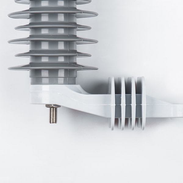 China 
                        Yh/5W- 18K Zinc Oxide Lightning Arrester with a Set
                      manufacture and supplier