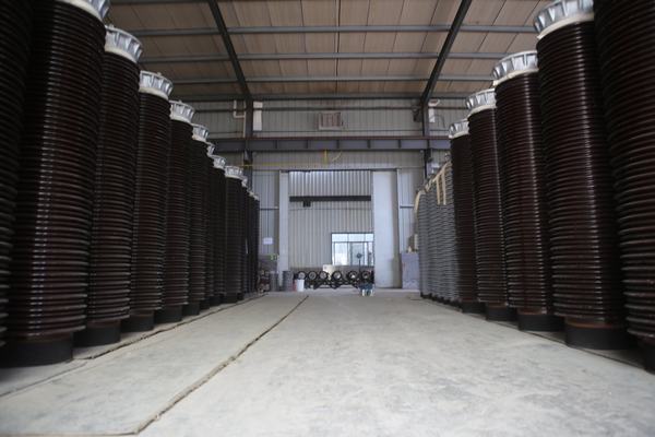 China 
                        1000kv Porcelain Hollow Insulator
                      manufacture and supplier