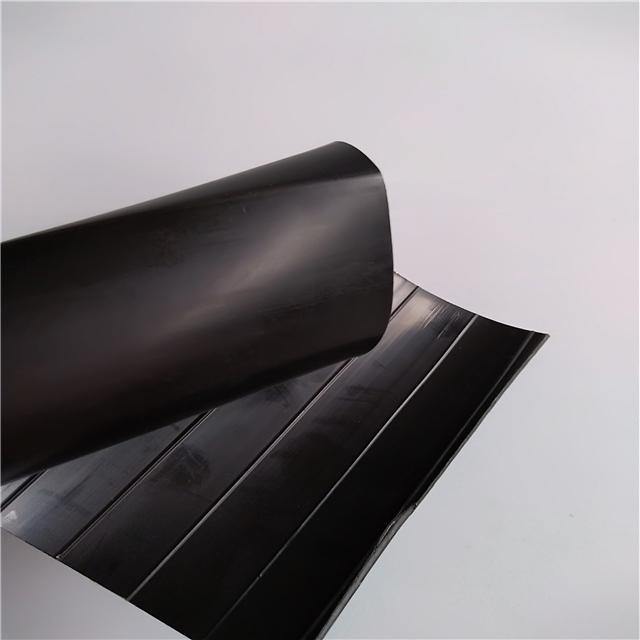 Cina 
                Elevato rapporto di ritiro parete centrale contenente adesivo guaina termorestringente È un tubo a parete centrale isolato e resistente ai raggi UV
              produzione e fornitore