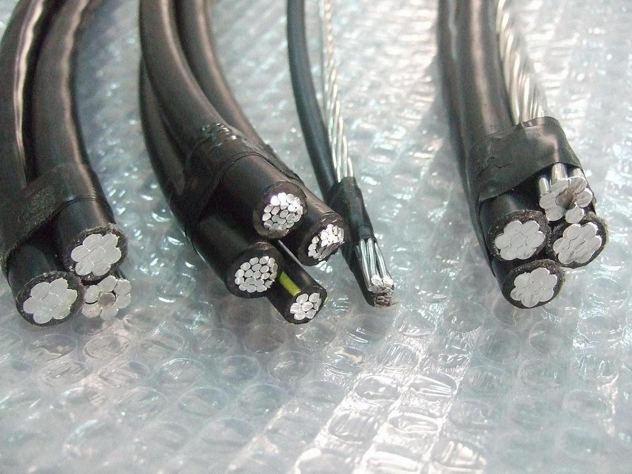 
                Cables de cable de aluminio Hntddl
            
