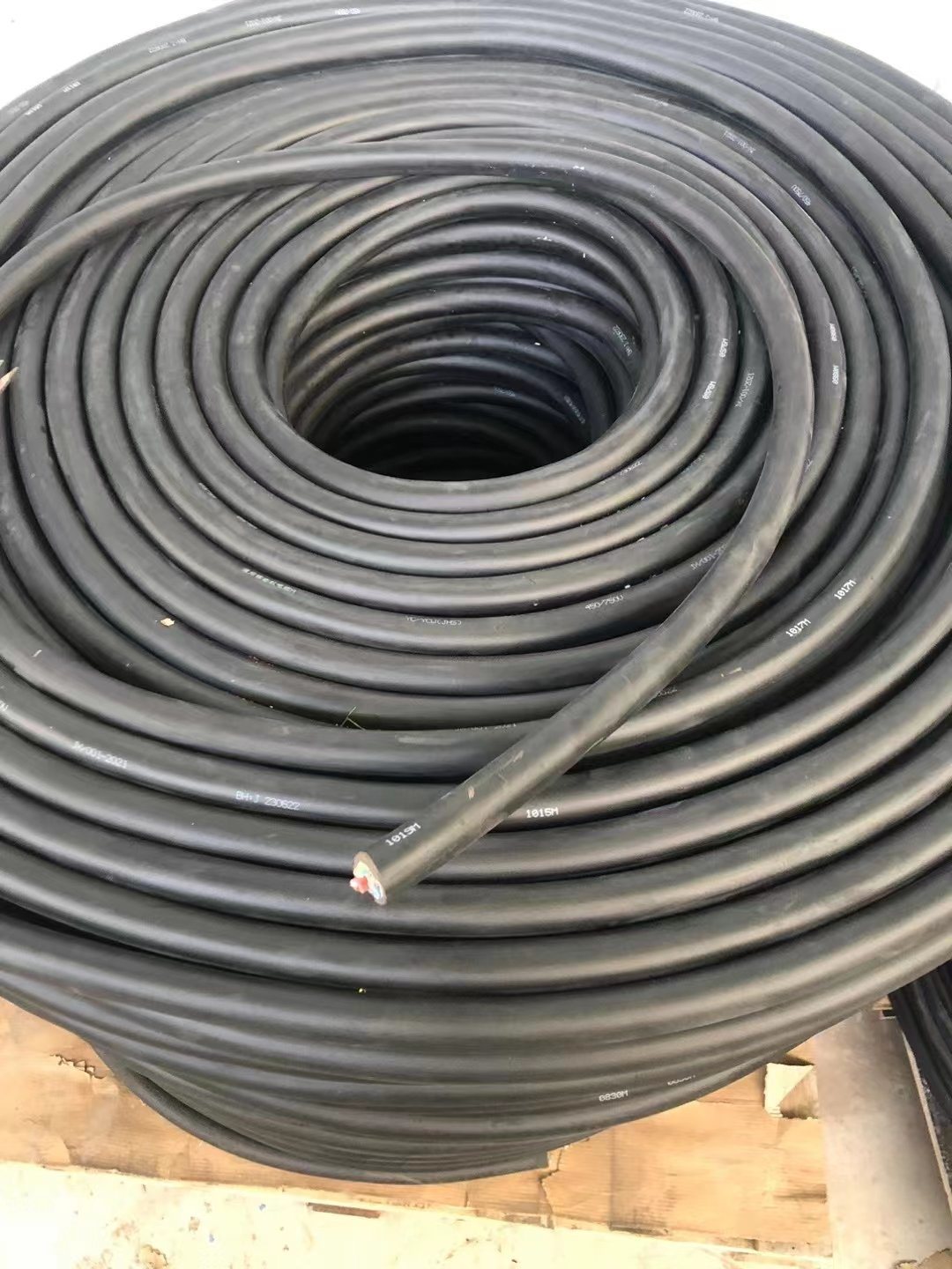
                6-adriges Kabel, 2,5 mm, PVC-Isolierung, Spiralkabel, 300/500V Ummanteltes Kabel 5X1,5 mm2 Flexibles weißes verzinntes Kupferkabel
            