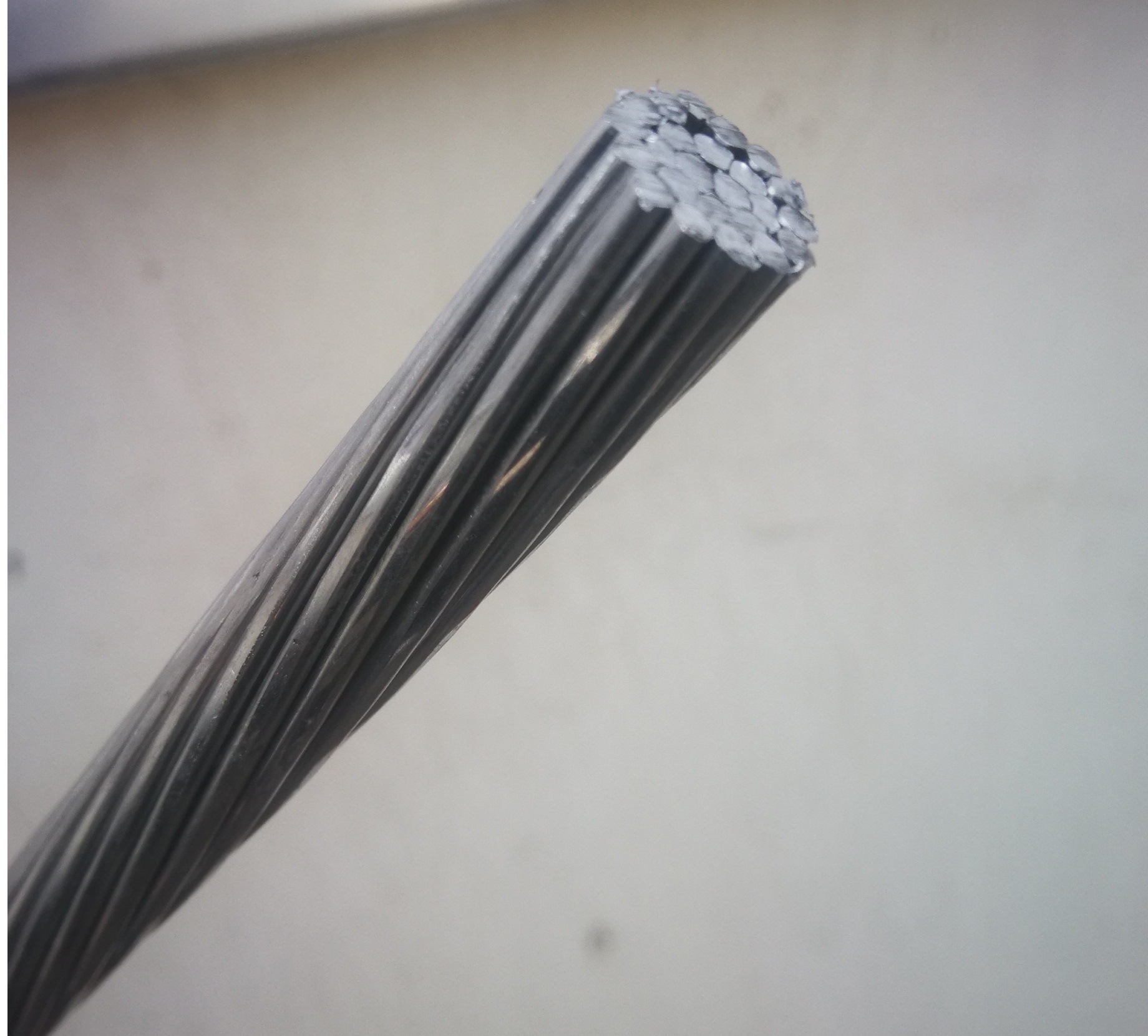 China 
                Núcleo de acero revestido de la línea de transmisión desnudo Conductor superior resistencia térmica de aleación de aluminio conductor Cable reforzado Acar
              fabricante y proveedor