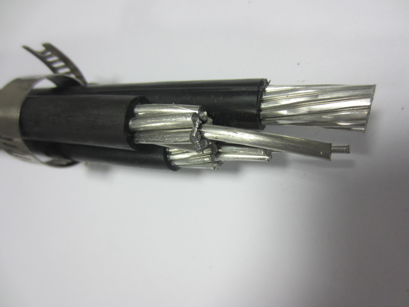 China 
                ABC cable de aluminio Autopan Tipo Caai de 3X70+1X16+Na50mm2 Caai-S. Cables
             proveedor