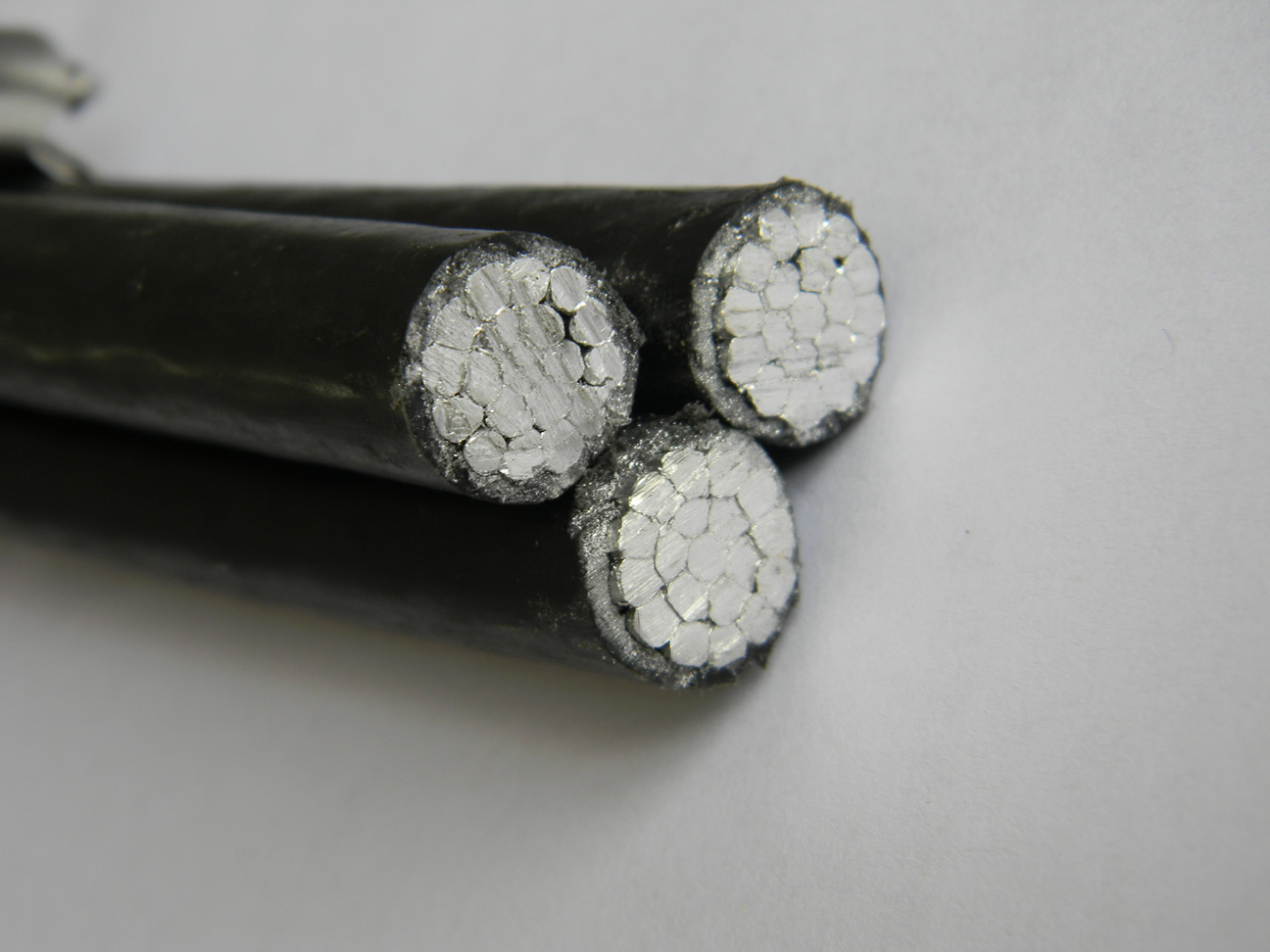China 
                Duplex Service Drop AAAC 6201 Alloy Neutral Conductor Whippet ABC Cable
              manufacture and supplier