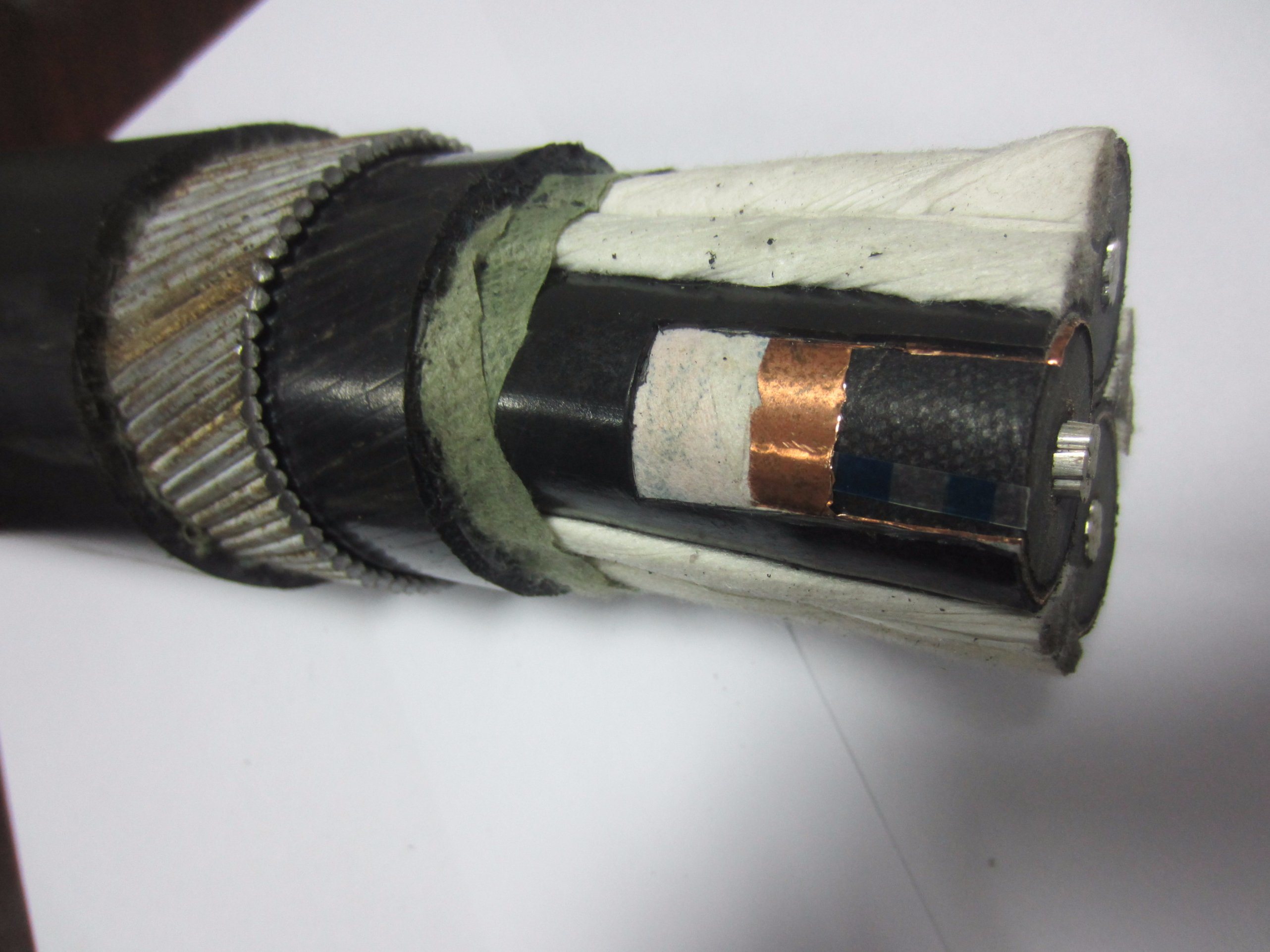 
                Подводного кабеля 2XS (FL) 2yraa RM (36) 19/33 кв воды блокировка высокого напряжения 35 кв XLPE подводного кабеля питания из алюминия с доспехи
            