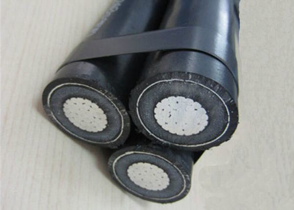 
                                 Drei Aluminium-XLPE Kabel der Kern-mittleren Spannungs-                            