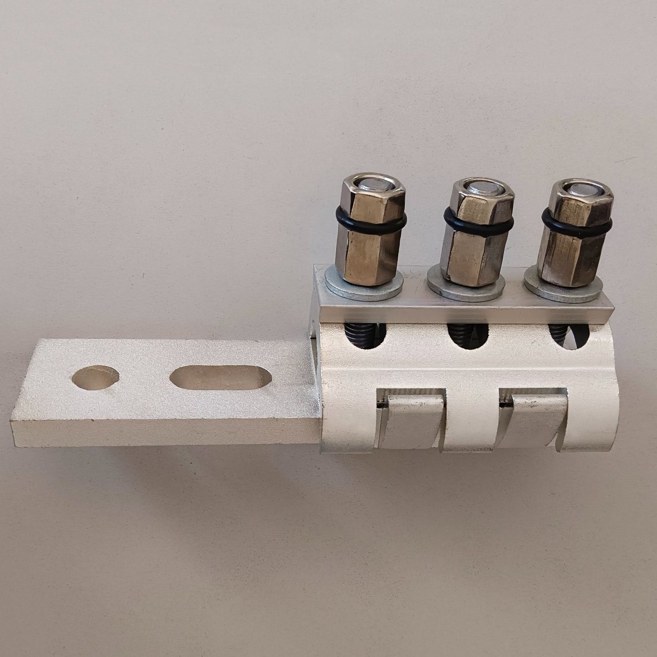 Torque Bolts and Energy-Saving Clips Parallel Groove Connector
